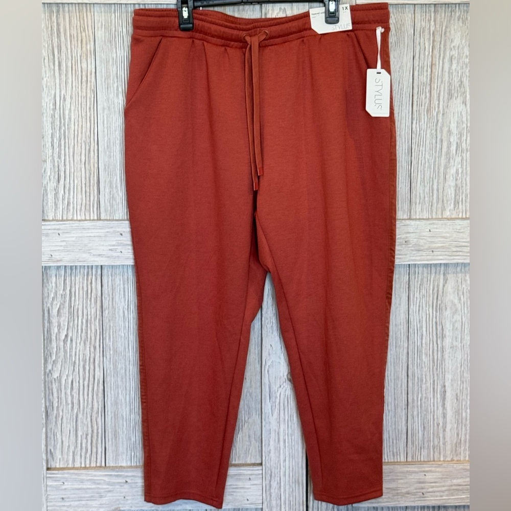 Stylus women’s joggers sz 1x NWT color on tag “Fire Coral”
